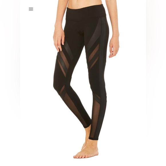 ALO YOGA EPIC LEGGING IN BLACK - Picture 2 of 10
